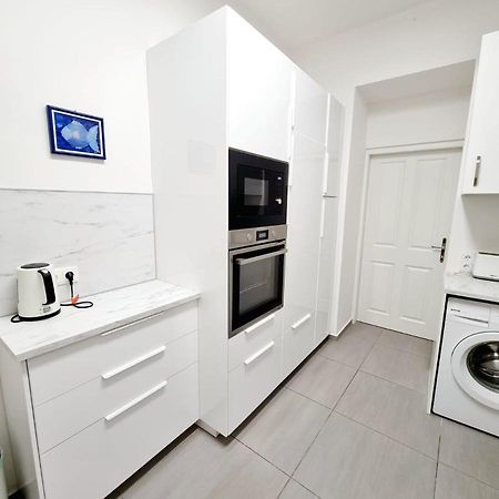 Herzlich Willkommen - Kuess Die Hand 4 Wien Exteriör bild